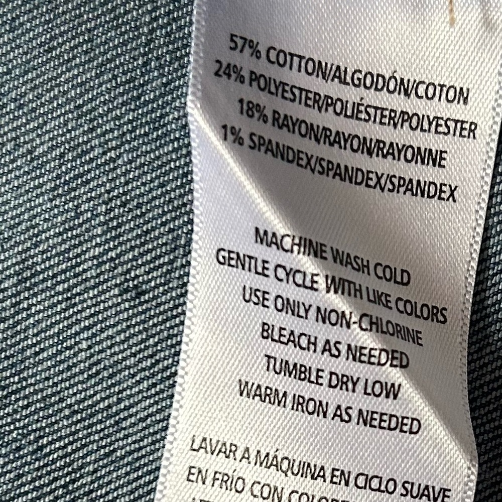 Calvin Klein Cropped Jean Jacket Coat Medium Wash Relaxed Stretch Casual Fall 🍂 - Picture 6 of 6